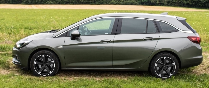 Bestellter K Sports Tourer, 1.6 T, Quarzgrau mit Rondell 01RZ (Fotomontage)