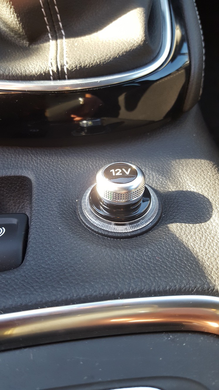 Neuer Stopfen fur 12V Steckdose Opel Astra K Forum