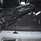 Batterie und Batteriekasten ausgebaut